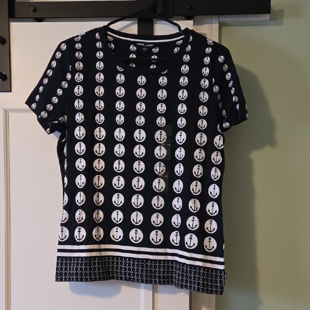 Nautica Black and White Graphic Fitted T-Shirt with Peter Pan Collar